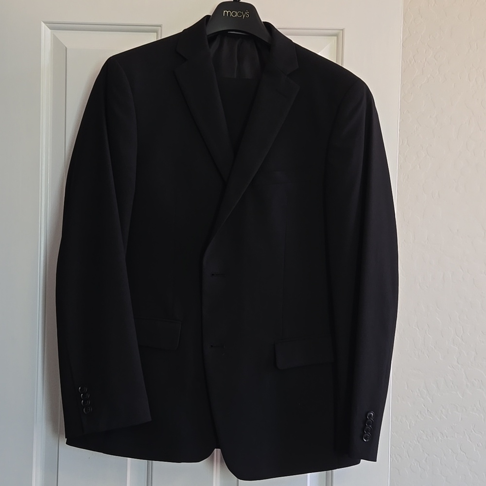 Men's black suit size 40 regular pants size 30×32